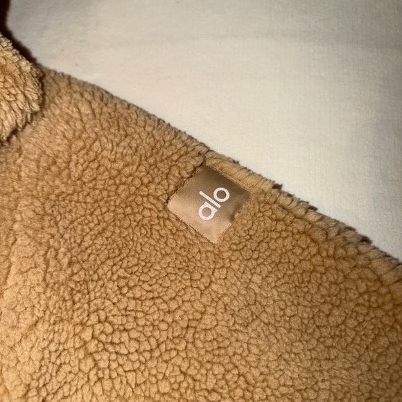 ALO Yoga Tan Teddy Jacket - Foxy Sherpa Jacket - Picture 7 of 7